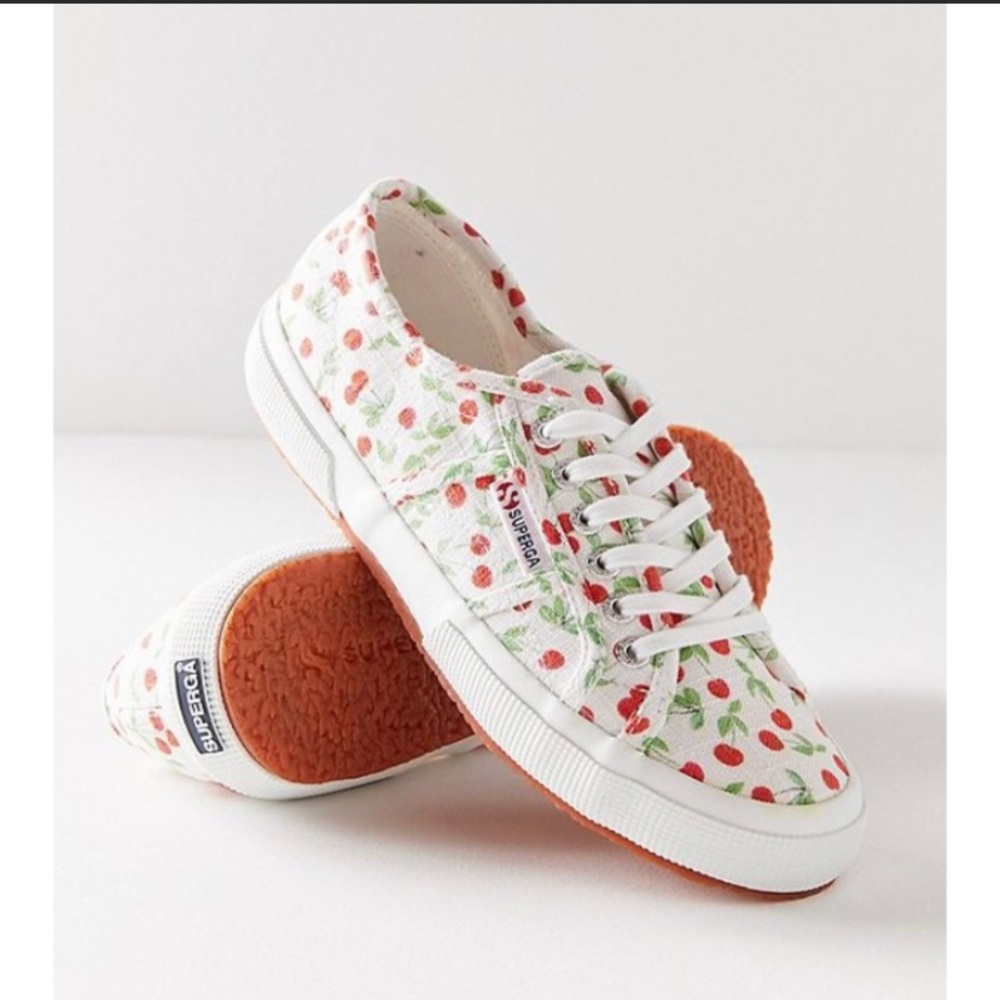 Superga cherry picked print size 38
